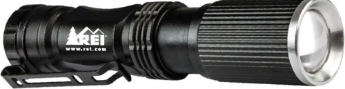 Adjustable Focus LED Flashlight w/Clip